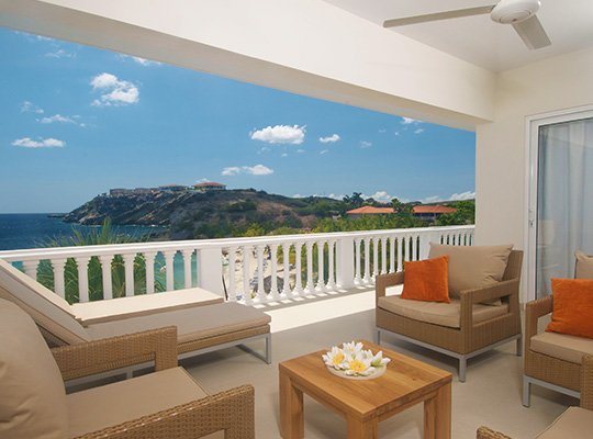 bluebay_balcony.jpg