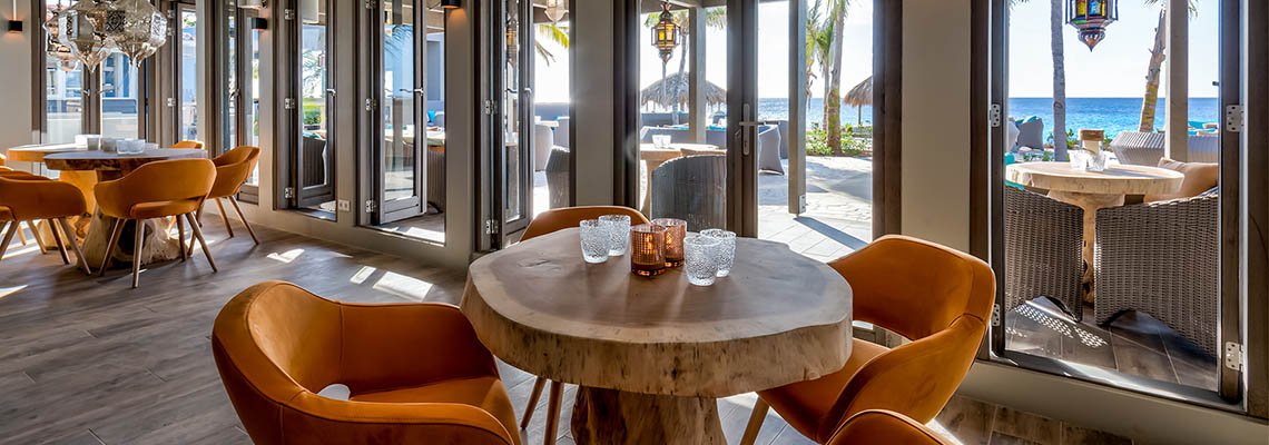 Delfins_beach_resort_lounge